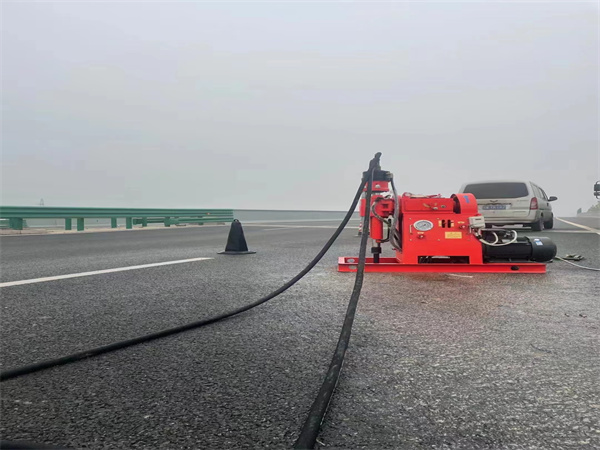 平度马路路基路面开裂下沉注浆加固灌浆