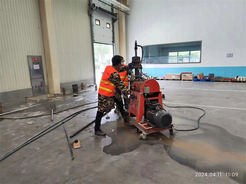 平度厂房地面下沉塌陷注浆加固施工